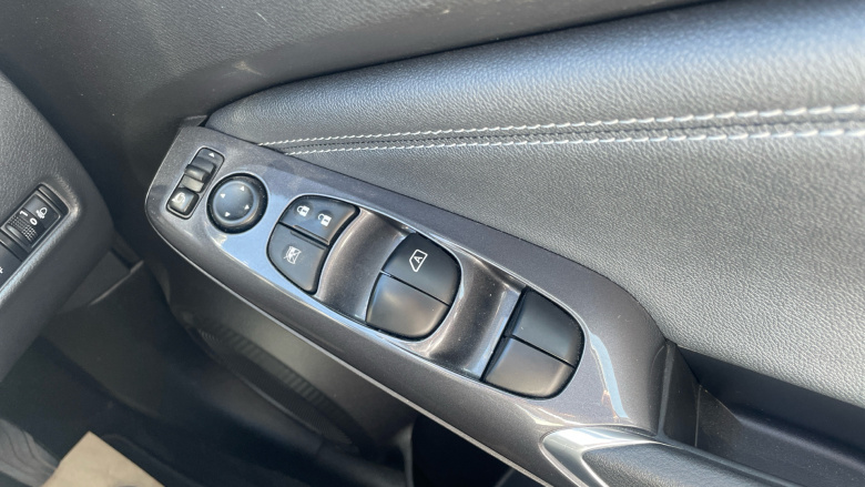 Nissan Juke 1.0 DiG-T 114 N-Connecta 5dr Petrol Hatchback